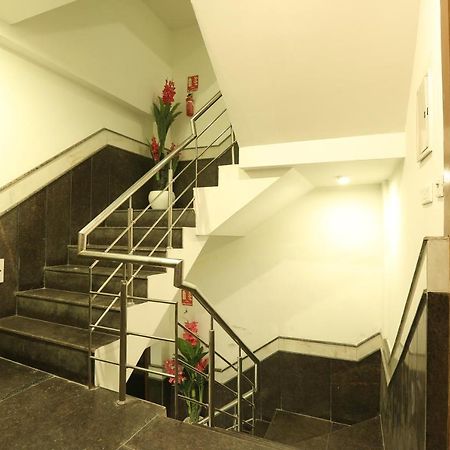 Hotel Qualia Suites At Delhi Airport 뉴델리 외부 사진
