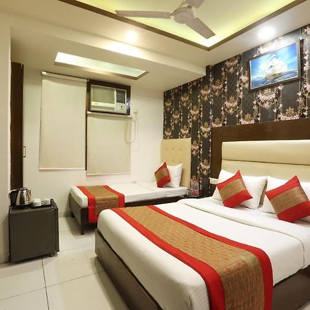 Hotel Qualia Suites At Delhi Airport 뉴델리 외부 사진