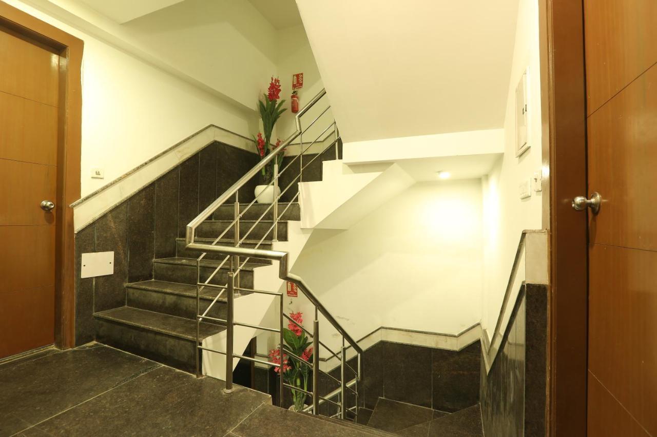 Hotel Qualia Suites At Delhi Airport 뉴델리 외부 사진