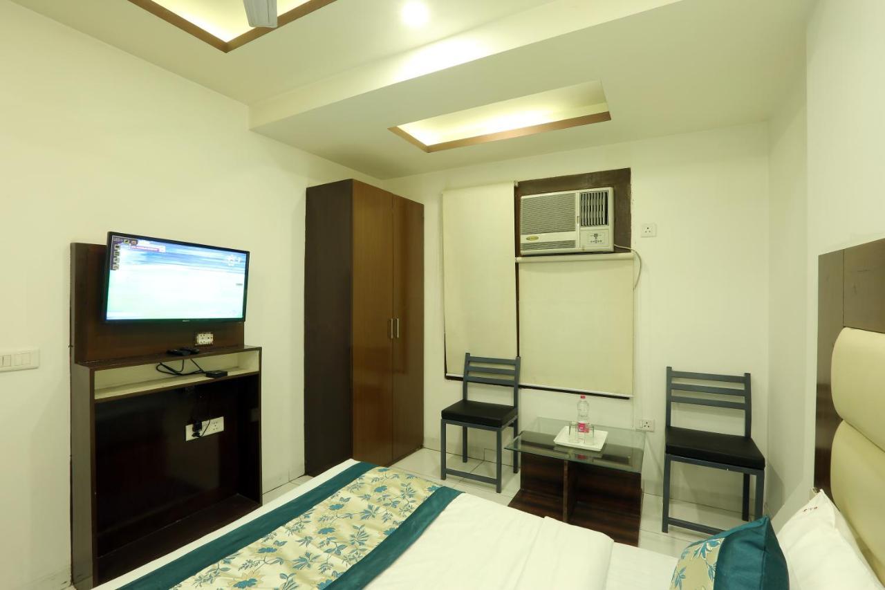 Hotel Qualia Suites At Delhi Airport 뉴델리 외부 사진