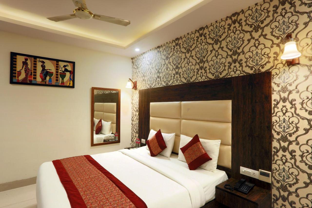 Hotel Qualia Suites At Delhi Airport 뉴델리 외부 사진
