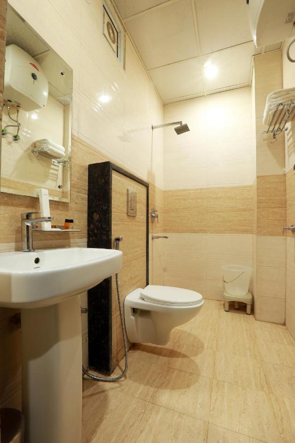 Hotel Qualia Suites At Delhi Airport 뉴델리 외부 사진