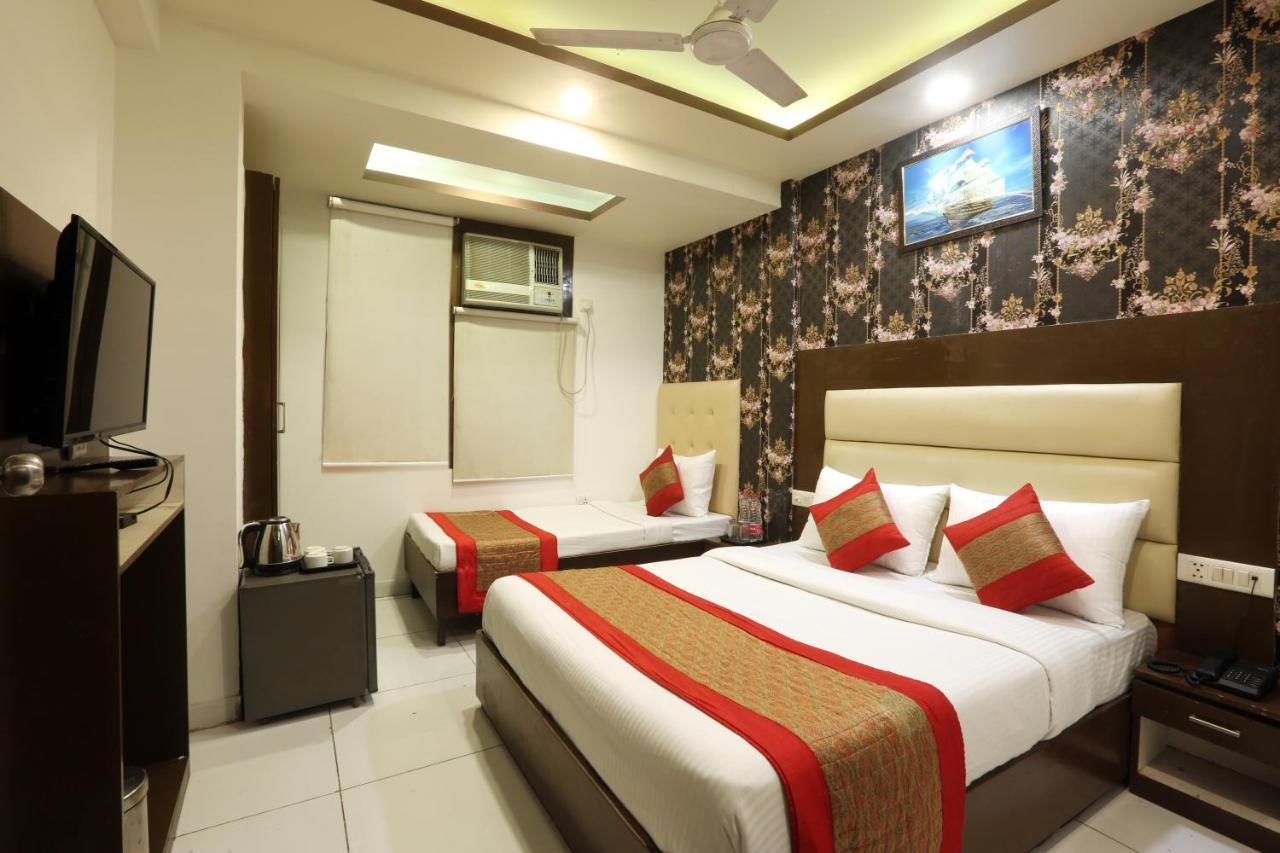 Hotel Qualia Suites At Delhi Airport 뉴델리 외부 사진