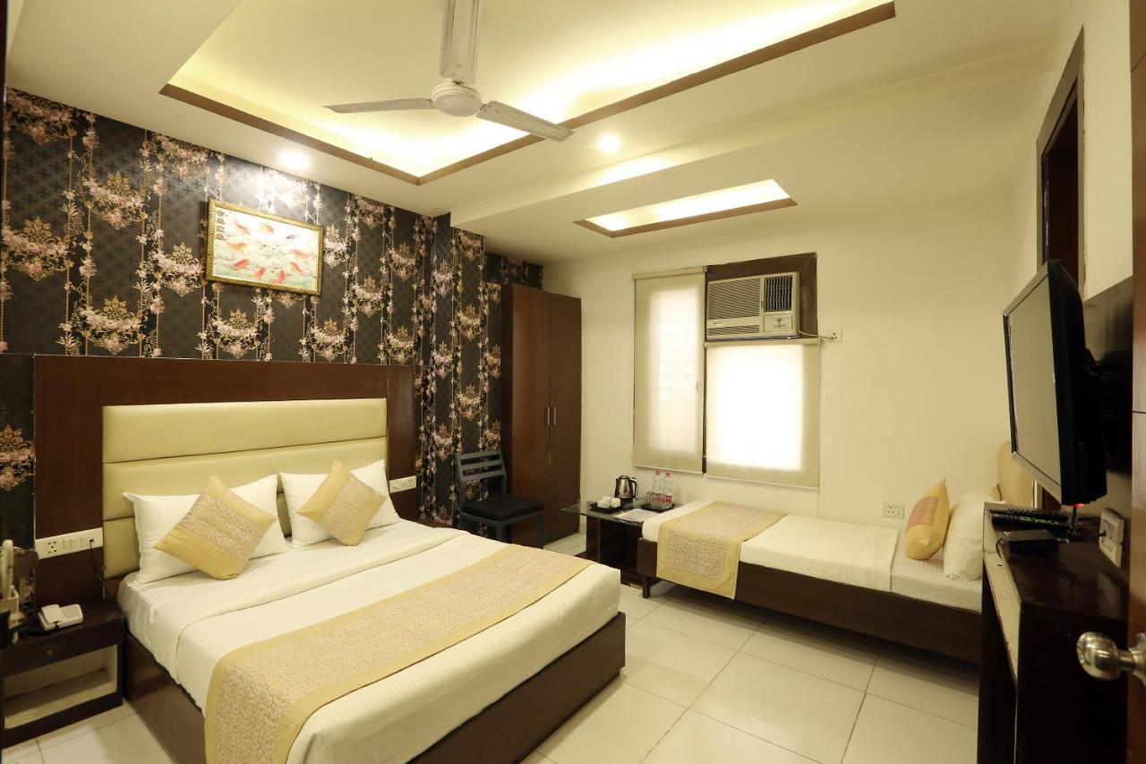 Hotel Qualia Suites At Delhi Airport 뉴델리 외부 사진